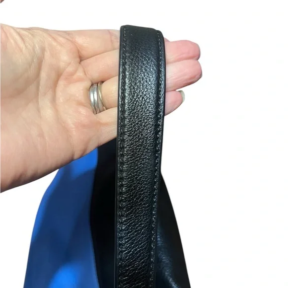 KATE SPADE pebble leather color block crossbody handbag. 💙🖤 - Picture 5 of 9